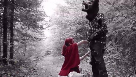 Red riding hood cosplay porn with the wolf throating her restless